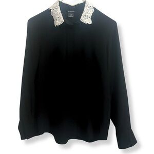 Club Monaco Black Silk Blouse with White Lace Collar – XS